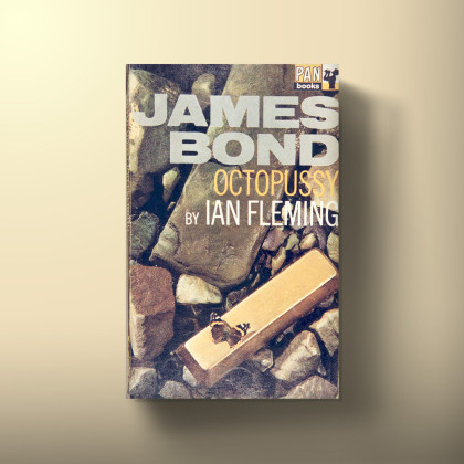 Designed by Raymond Hawkey, and published by PAN in 1967.